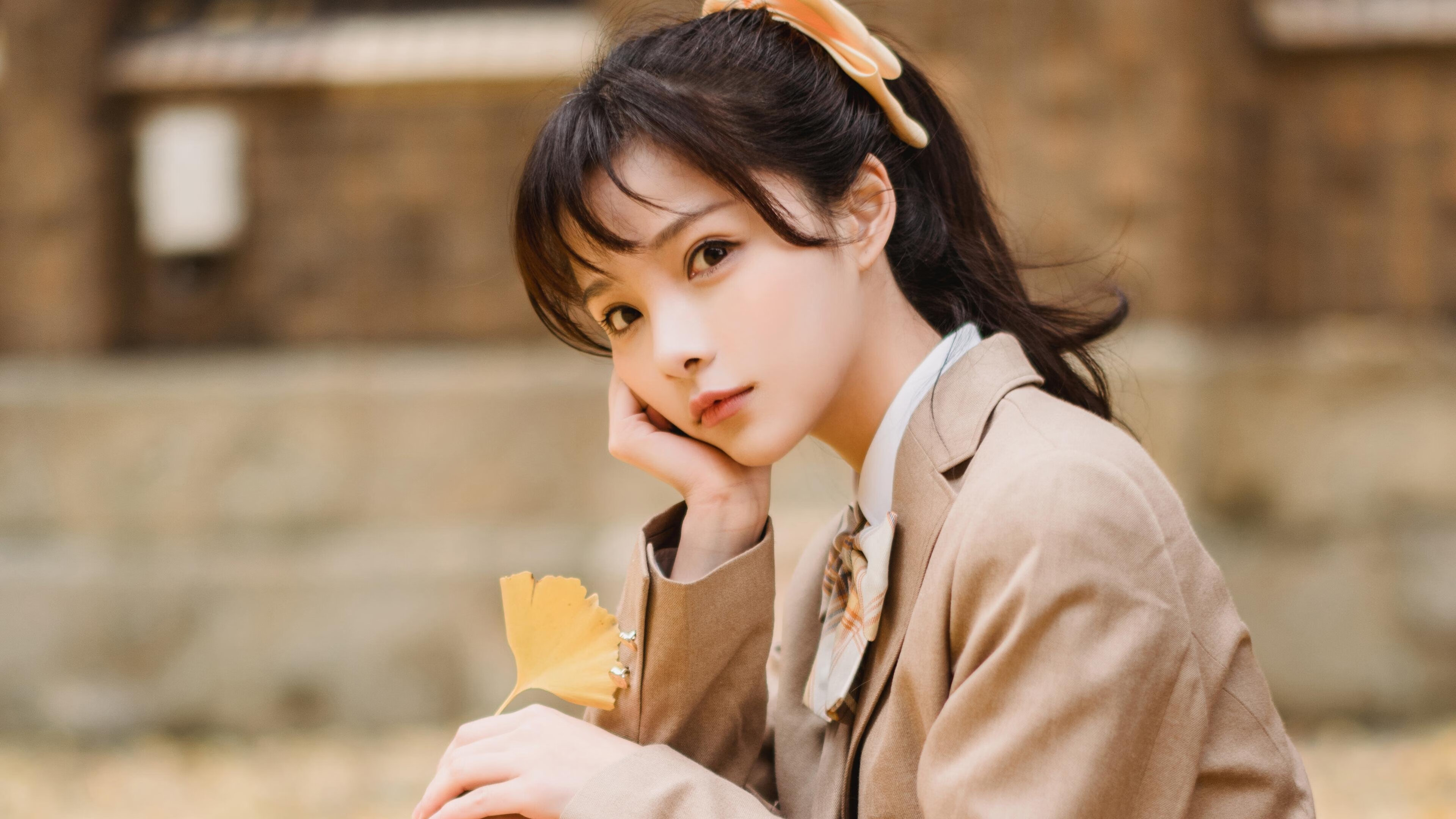 阿森纳连续抢断打断对方控球节奏，阿森纳把球传进球门