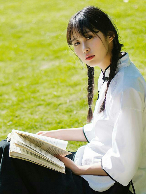 开云平台-西甲精彩绝伦：高手对决，火花四溅！，西甲经典比赛